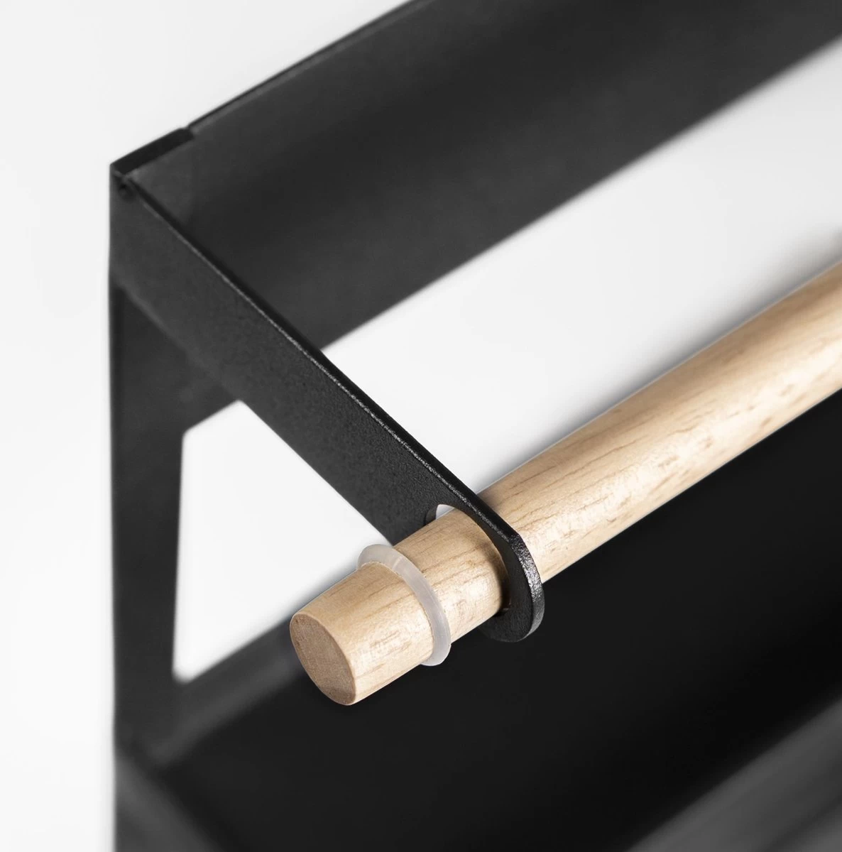 QUVIO Keukenrekje Van Metaal Magnetisch - Kruidenrek - Keuken Opbergrek Voor Kruiden, Handdoeken En Opscheplepels - Zwart 7 QUVIO Keukenrekje Van Metaal Magnetisch - Kruidenrek - Keuken Opbergrek Voor Kruiden, Handdoeken En Opscheplepels - Zwart - Afbeelding 5