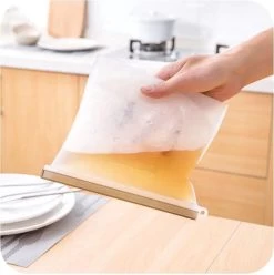 LOUZR Siliconen Vershoudzakken - Set 4-Stuks - 1000ml - Herbruikbaar 21 LOUZR Siliconen Vershoudzakken - Set 4-Stuks - 1000ml - Herbruikbaar -Schoonmaakmiddelen 1195x1200 7