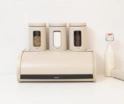 Brabantia Broodtrommel - Met Schuifdeksel - Soft Beige -Schoonmaakmiddelen 1200x1012 3