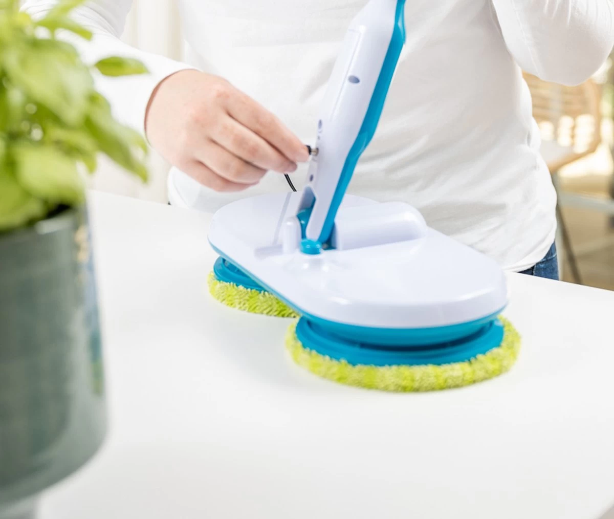 Hurricane Floating Mop - Accu Dweilset - 100 Rotaties Per Minuut 8 Hurricane Floating Mop - Accu Dweilset - 100 Rotaties Per Minuut - Afbeelding 6