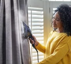 Russell Hobbs Steam Genie 2-in-1 Kledingstomer & Strijkijzer In 1 - 28370-56 18 Russell Hobbs Steam Genie 2-in-1 Kledingstomer & Strijkijzer In 1 - 28370-56 -Schoonmaakmiddelen 1200x1090 6