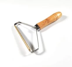 NIIYEBU Pluizenverwijderaar - Kleding Ontpluizer - Voor Tapijt - Verwijdert Pluisjes - Huisdierhaar Verwijderaar - Lint Remover - Hout - Makkelijk Mee Te Nemen -Schoonmaakmiddelen 1200x1115 2