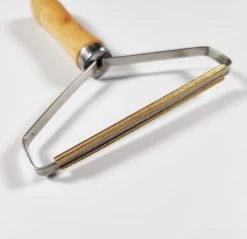 NIIYEBU Pluizenverwijderaar - Kleding Ontpluizer - Voor Tapijt - Verwijdert Pluisjes - Huisdierhaar Verwijderaar - Lint Remover - Hout - Makkelijk Mee Te Nemen -Schoonmaakmiddelen 1200x1161 17