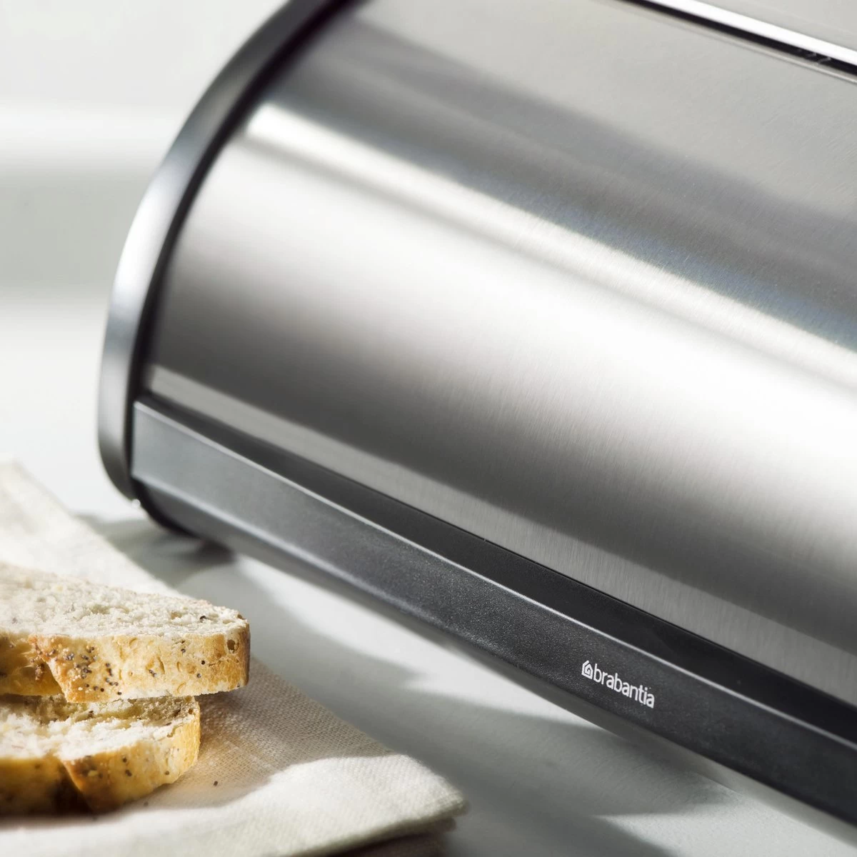 Brabantia Broodtrommel - Met Schuifdeksel - Matt Steel Fingerprint Proof 5 Brabantia Broodtrommel - Met Schuifdeksel - Matt Steel Fingerprint Proof - Afbeelding 3