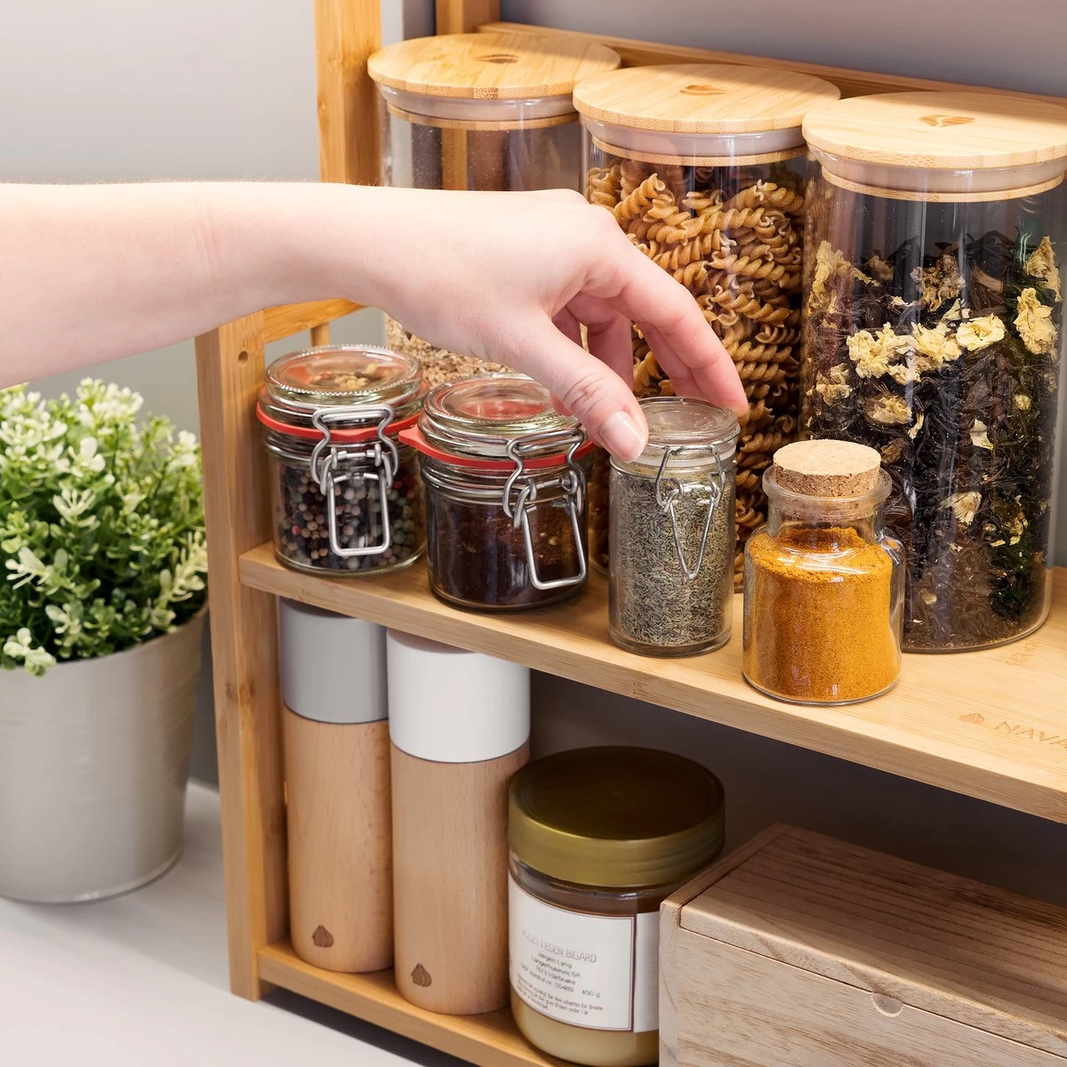 Navaris Keukenrek Met 3 Planken - Verstelbaar Kruidenrek Van Bamboe - Staand - Stevige Constructie - Natuurlijk Bamboehout - Waterafstotend 9 Navaris Keukenrek Met 3 Planken - Verstelbaar Kruidenrek Van Bamboe - Staand - Stevige Constructie - Natuurlijk Bamboehout - Waterafstotend - Afbeelding 7