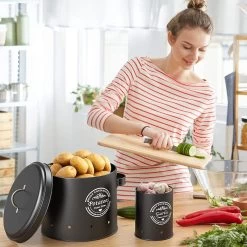 Professionele Bewaardozen - Set Van 3 - Voor Aardappels, Uien En Knoflook - Retro Design - Voorraadcontainer Van Metaal - Keukenopslag - Groentes Bewaren Voor Lange Tijd - Perfect Cadeau Voor In De Keuken -Schoonmaakmiddelen 1200x1200 1527