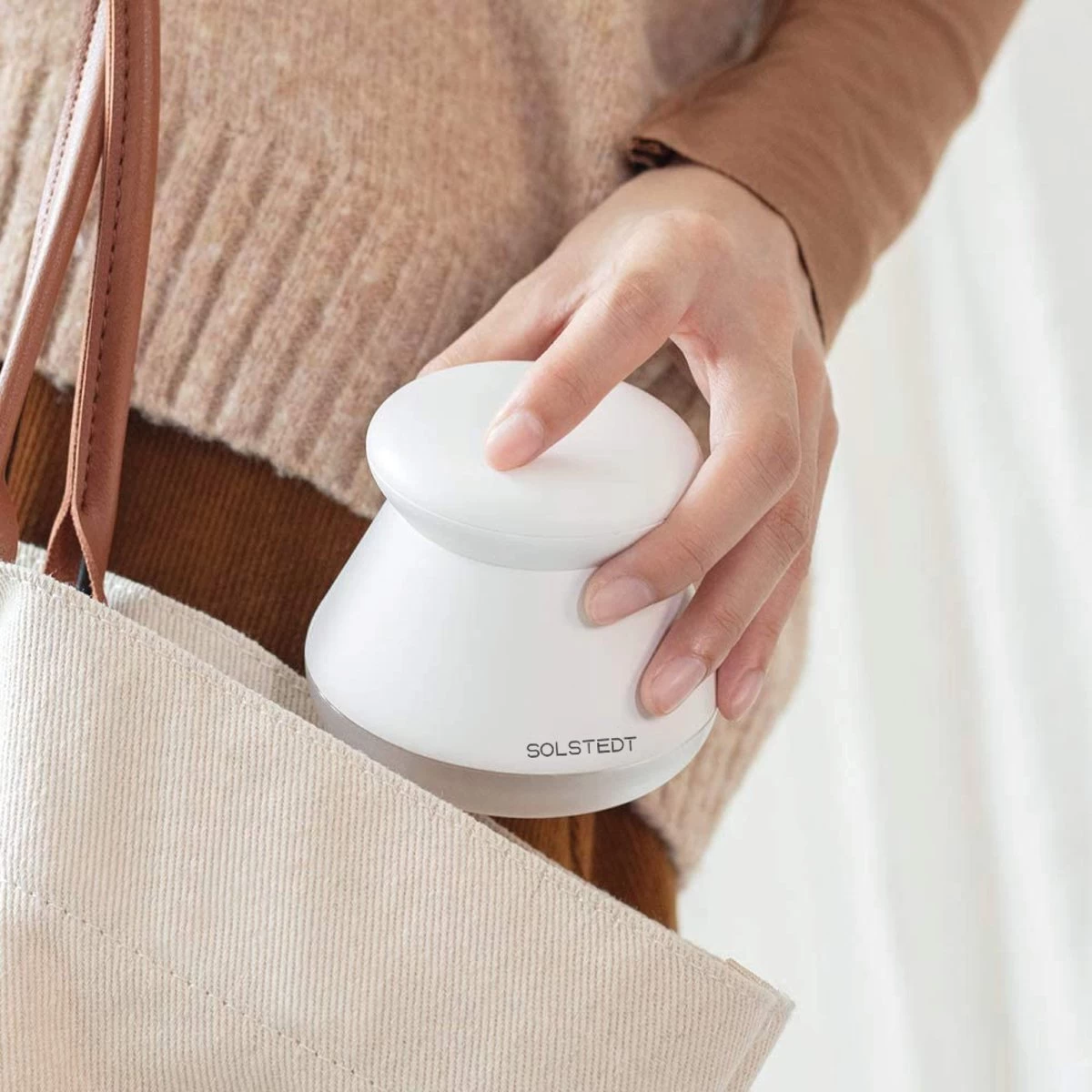 Solstedt® Pluizenverwijderaar - Ontpluizer - Ontpiller - Pluizenroller - Pluizentondeuse Oplaadbaar - Pluizendief - Incl. USB Kabel - Wit 7 Solstedt® Pluizenverwijderaar - Ontpluizer - Ontpiller - Pluizenroller - Pluizentondeuse Oplaadbaar - Pluizendief - Incl. USB Kabel - Wit - Afbeelding 5