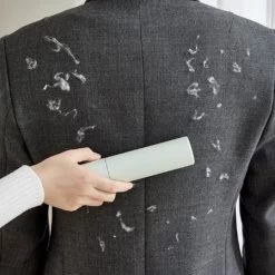 Merkloos Nieuw! - Pluizenverwijderaar - Ontpluizer - Kledingroller – Pluizenroller - Kleefroller - Kledingborstel - Ontpluizer - Pluizentondeuse - Huisdierhaar Verwijderaar -Schoonmaakmiddelen 1200x1200 2354