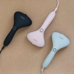 STEAMERY Cirrus No.2 Travel Steamer Grijs Kleding Stomer - Reis Kleding Stomer - Kleding Stoomapparaat - Kleding Stoomreiniger - Kleding Dames/heren Stoomapparaat - Stoomstrijker - Strijkstomer - Handstomer -Schoonmaakmiddelen 1200x1200 2620