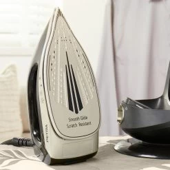 Petra Stoomstrijkijzer Met Stoomgenerator - 1,9 M Snoeropslag - Afneembaar 1,5 XL Waterreservoir - 2600W -Schoonmaakmiddelen 1200x1200 2764