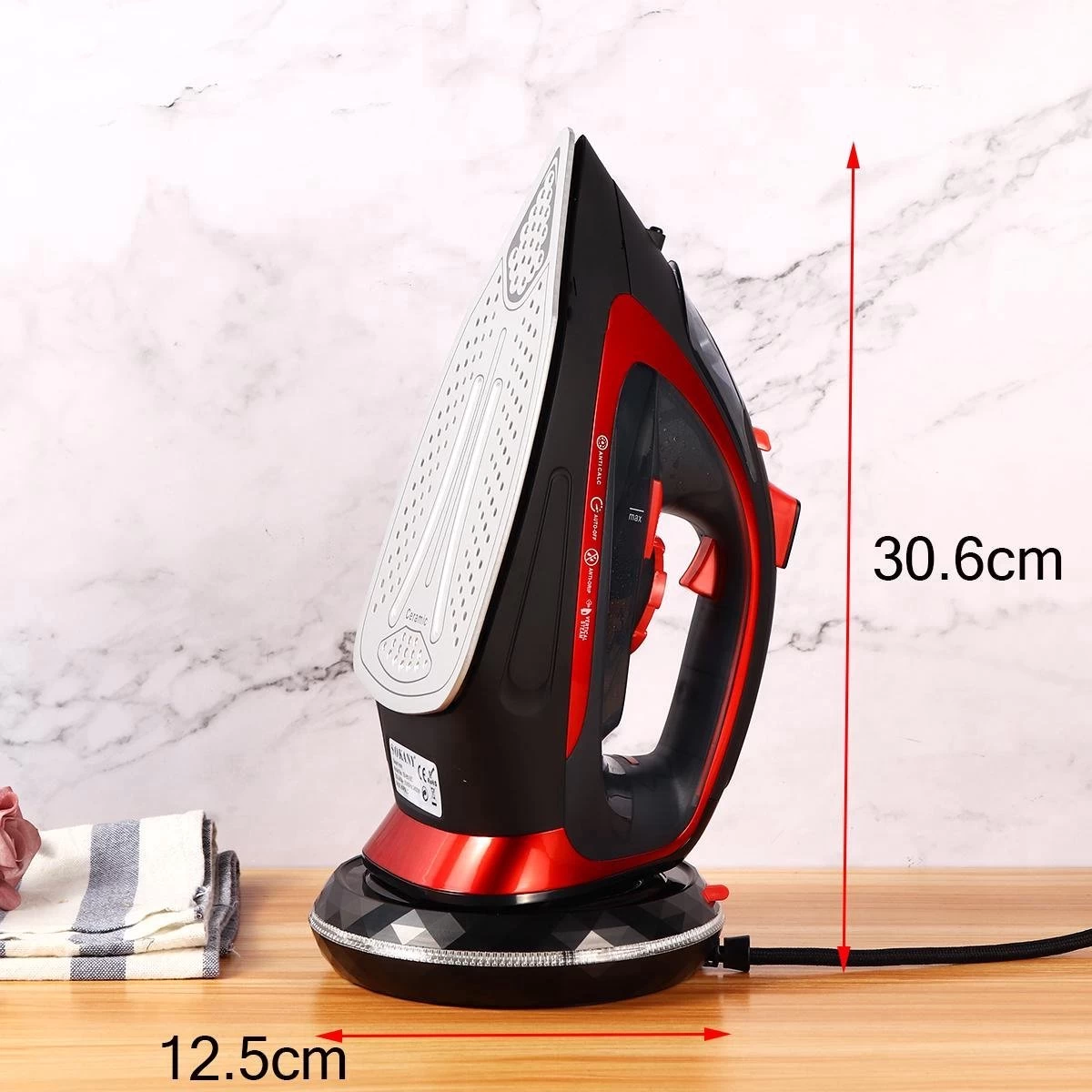 Royalty Line Draadloos Strijkijzer - Krachtig Snoerloos Strijken - Snoerloze Stoomstrijkijzer - Droogstrijkijzer - 2400W - Strijkijzer Met Stoomgenerator - 450ML Watercapaciteit - Rood 7 Royalty Line Draadloos Strijkijzer - Krachtig Snoerloos Strijken - Snoerloze Stoomstrijkijzer - Droogstrijkijzer - 2400W - Strijkijzer Met Stoomgenerator - 450ML Watercapaciteit - Rood - Afbeelding 5