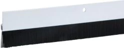 Merkloos Deurborstel - Stripborstel - Afdichting Met Borstel - 100 Cm - Met Installatie Gaten -aluminium -isolatiestrip - Afdichtstrip - Deurstrip