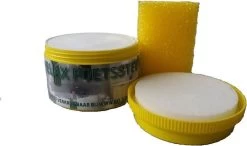 Merkloos Witte Poets Steen. Reinigingsmiddel. Reinigt, Beschermd En Polijst In 1 Handeling.