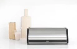Brabantia Broodtrommel - Met Schuifdeksel - Matt Steel Fingerprint Proof 19 Brabantia Broodtrommel - Met Schuifdeksel - Matt Steel Fingerprint Proof -Schoonmaakmiddelen 1200x761 1
