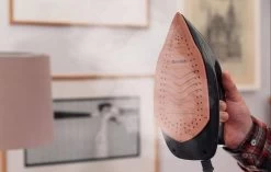 Breville Stoomstrijkijzer Met Stoomgenerator - Iron - Keramische Zoolplaat - Uitneembaar Waterreservoir 20 Breville Stoomstrijkijzer Met Stoomgenerator - Iron - Keramische Zoolplaat - Uitneembaar Waterreservoir -Schoonmaakmiddelen 1200x765 5