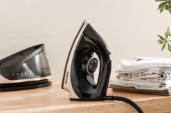 Swiss Pro+ -Stoomstrijkijzer Met Stoomgenerator - Iron - Keramische Zoolplaat - 2700W - Black/Gold - PefectCare Performer -Schoonmaakmiddelen 1200x799 89