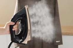 Swiss Pro+ -Stoomstrijkijzer Met Stoomgenerator - Iron - Keramische Zoolplaat - 2700W - Black/Gold - PefectCare Performer -Schoonmaakmiddelen 1200x799 91