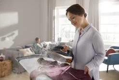 Philips Azur GC4909/60 - Stoomstrijkijzer - Donkerblauw/Rosé -Schoonmaakmiddelen 1200x800 175