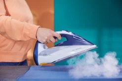Philips GC4541/20 - Stoomstrijkijzer - Blauw -Schoonmaakmiddelen 1200x800 234