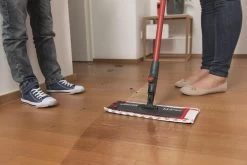 Vileda 1.2.Spray - Vlakke Mop Met Sproeisysteem En Pad In Microvezels -Schoonmaakmiddelen 1200x800 4