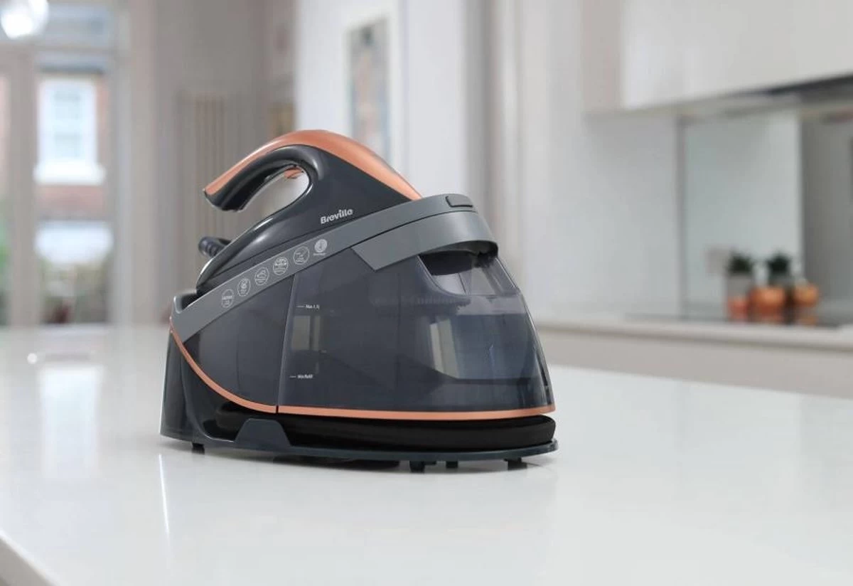 Breville Stoomstrijkijzer Met Stoomgenerator - Iron - Keramische Zoolplaat - Uitneembaar Waterreservoir 9 Breville Stoomstrijkijzer Met Stoomgenerator - Iron - Keramische Zoolplaat - Uitneembaar Waterreservoir - Afbeelding 7