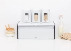 Brabantia Broodtrommel - Met Klepdeksel - White -Schoonmaakmiddelen 1200x858 6
