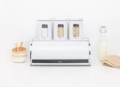 Brabantia Broodtrommel - Met Schuifdeksel - White 15 Brabantia Broodtrommel - Met Schuifdeksel - White -Schoonmaakmiddelen 1200x867 1