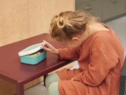 Mepal – Lunchset Campus (pu + Lb) – Pop-up Drinkfles En Broodtrommel Voor Kinderen – LOL Suprise – Bento Box – Lekvrij -Schoonmaakmiddelen 1200x909 4