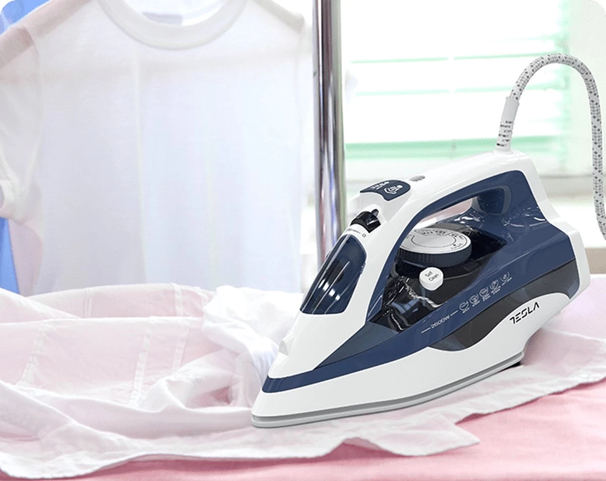 Tesla IR301BL - Stoomstrijkijzer - 2600Watt - 400ML Watercapaciteit - Blauw / Wit 9 Tesla IR301BL - Stoomstrijkijzer - 2600Watt - 400ML Watercapaciteit - Blauw / Wit - Afbeelding 7