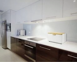 Broodtrommel-Helpt Brood Vers Te Houden-Wit-Brooddoos-Bewaardoos-Vershouddoos-Broodkast-Broodbak-Broodmand-Metaal 7 Broodtrommel-Helpt Brood Vers Te Houden-Wit-Brooddoos-Bewaardoos-Vershouddoos-Broodkast-Broodbak-Broodmand-Metaal -Schoonmaakmiddelen 1200x961 4