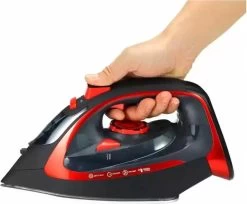 Royalty Line Draadloos Strijkijzer - Krachtig Snoerloos Strijken - Snoerloze Stoomstrijkijzer - Droogstrijkijzer - 2400W - Strijkijzer Met Stoomgenerator - 450ML Watercapaciteit - Rood 15 Royalty Line Draadloos Strijkijzer - Krachtig Snoerloos Strijken - Snoerloze Stoomstrijkijzer - Droogstrijkijzer - 2400W - Strijkijzer Met Stoomgenerator - 450ML Watercapaciteit - Rood -Schoonmaakmiddelen 1200x989 1