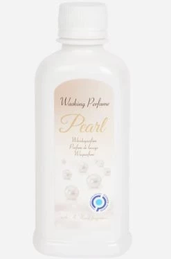 Db Wasparfum 250 Ml - Parfum - Was - Wasgeurtje - Washing Perfume - Pearl -Schoonmaakmiddelen 793x1200 1