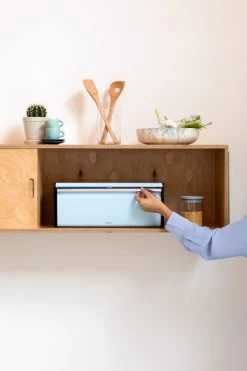 Brabantia Broodtrommel - Met Klepdeksel - Dreamy Blue 11 Brabantia Broodtrommel - Met Klepdeksel - Dreamy Blue -Schoonmaakmiddelen 800x1200 31